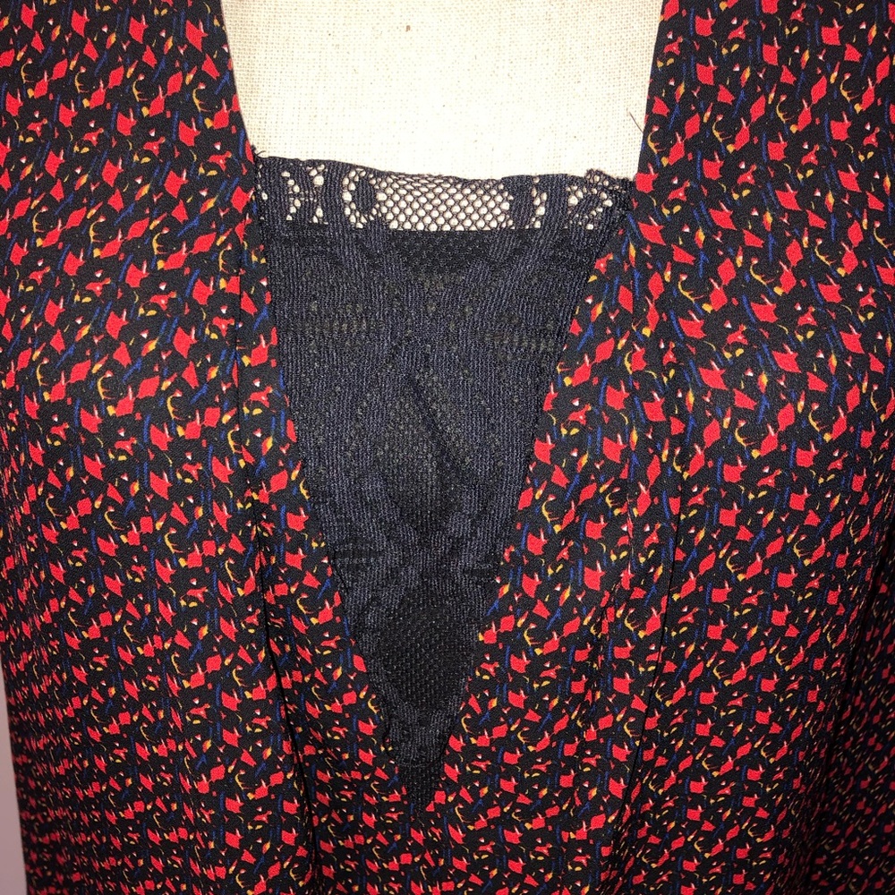 NWT Daniel Rainn-Red & Black Leaf Sleeveless Top - Picture 4 of 7